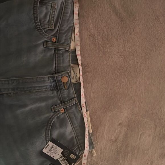 Universal Thread Women's Mid-Rise Boyfriend Jeans Light Wash 4R NWT - Picture 4 of 6